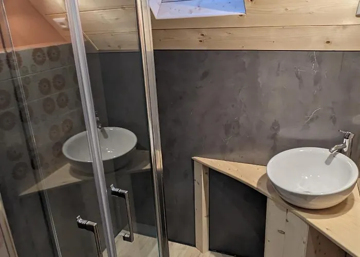 Centre Village - 50m2 Renove Vue Montagne Avec Balcon Plein Sud