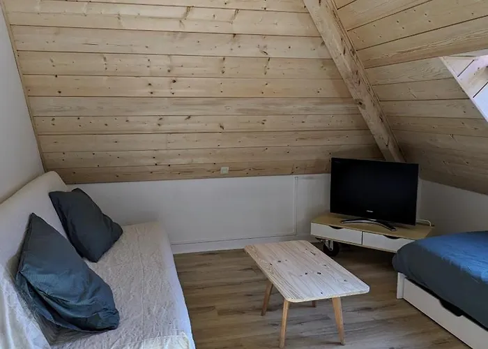 Apartment Centre Village - 50m2 Renove Vue Montagne Avec Balcon Plein Sud